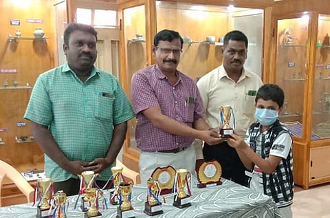 ஓவியப்போட்டியில் வெற்றி பெற்றவா்களுக்கு பரிசளிப்பு விழா