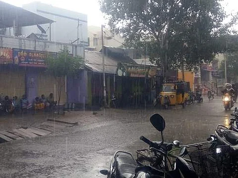 அருப்புக்கோட்டையில் கனமழை: விவசாயிகள் மகிழ்ச்சி