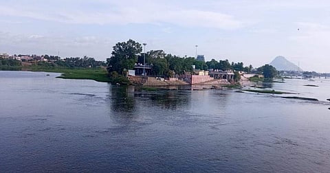 ஆடிப்பெருக்கு : பக்தர்களின்றி களையிழந்த பவானி கூடுதுறை