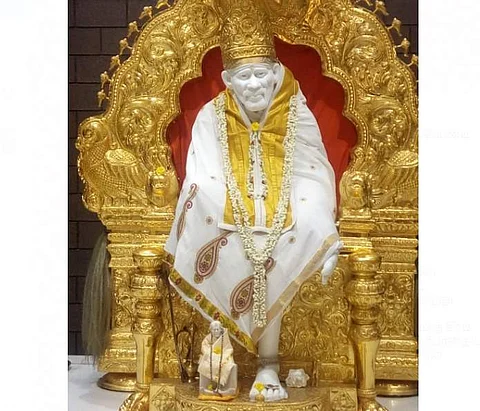 விருதுநகர் மாவட்டம் அருப்புக்கோட்டை ஜோதிபுரத்தையடுத்துள்ள ஸ்ரீசீரடி சாய்பாபா கோவிலில் திங்கள்கிழமை கோகுலாஷ்டமியை முன்னிட்டு சிறப்பு வழிபாடும்,உலக நன்மை வேண்டி தியானமும் நடைபெற்றது.