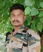 பிரவீன்குமாா்.