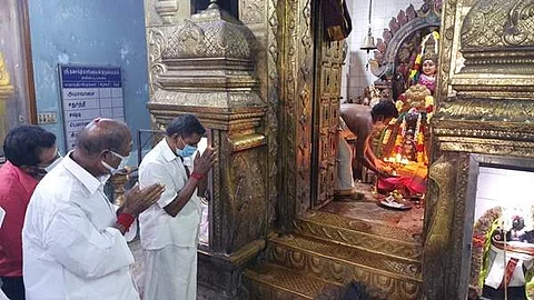 கதிர்காமம் முருகன் கோவிலில் சாமி தரிசனம் செய்த முதல்வர் ரங்கசாமி