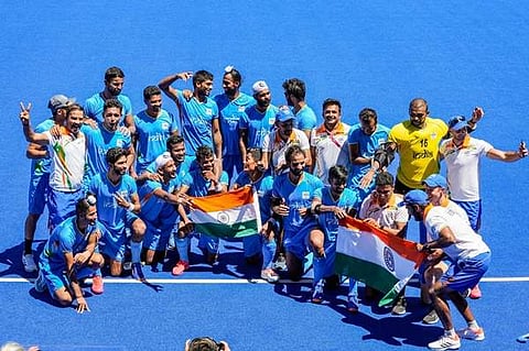டோக்கியோ ஒலிம்பிக்ஸ் ஆடவர் ஹாக்கி போட்டியில் வெண்கலப் பதக்கம் வென்று அசத்தியது இந்திய அணி