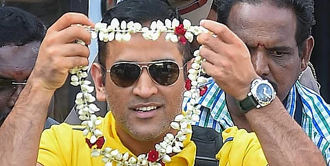 தோனியின் ட்விட்டரில் ப்ளூ டிக் நீக்கம்: காரணம் என்ன?