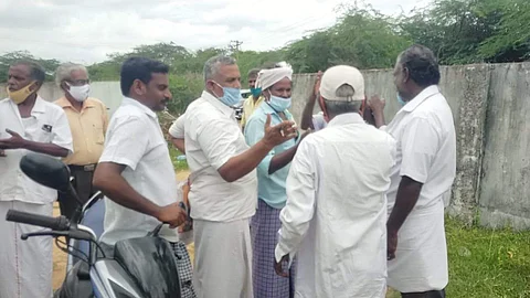 பொன்னேரி: விளைநிலங்களில் எண்ணெய் குழாய் பதிக்க விவசாயிகள் எதிர்ப்பு