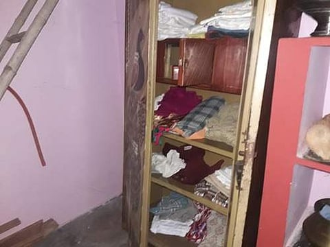 கெங்கவல்லியில் பூட்டியிருந்த வீட்டில் 8 பவுன் நகை, ரூ.4 லட்சம் திருட்டு