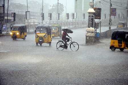 தமிழகத்தில் நாளை கனமழைக்கு வாய்ப்பு: வானிலை ஆய்வு மையம்