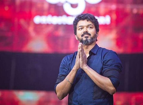 உள்ளாட்சி தேர்தலில் போட்டியிடும் விஜய் மக்கள் இயக்கம்: அனுமதியளித்த நடிகர் விஜய் ?