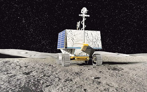 நிலவில் பனிக்கட்டிகளைத் தேடி...