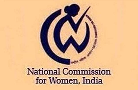 விமானப் படை பெண் அதிகாரி வன்கொடுமை: தேசிய மகளிர் ஆணையம் நோட்டீஸ்