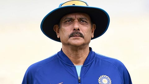 ரவி சாஸ்திரி உள்பட மூன்று இந்தியப் பயிற்சியாளர்களுக்கு கரோனா பாதிப்பு