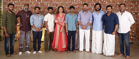 இயக்குநர் ஷங்கர் மகள் நடிக்கும் விருமன் பட பூஜை: புகைப்படங்கள்