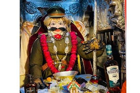 காசியின் கால பைரவருக்கு முதல் முறையாக இப்படி ஒரு அலங்காரம்