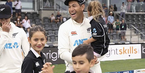 ராஸ் டெய்லர்: கடைசி டெஸ்ட் நாளின் உணர்வுபூர்வமான தருணங்கள் (புகைப்படங்கள்)