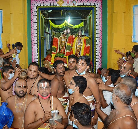 ஸ்ரீவில்லிபுத்தூர் ஆண்டாள் கோயிலில் சொர்க்கவாசல் திறப்பு