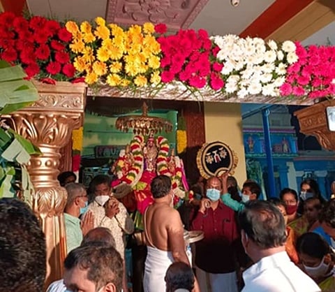 திருப்பத்தூா் கோட்டை ஸ்ரீ கஜேந்திர வரதராஜப் பெருமாள் கோயிலில் நடைபெற்ற பரமபதவாசல் திறப்பு வைபவம்.