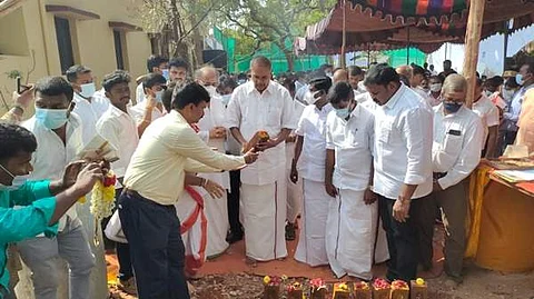 கடையத்தில் செல்லம்மாள் பாரதி மையத்திற்கு அடிக்கல் நாட்டுகிறார் சட்டப்பேரவைத் தலைவர் அப்பாவு.