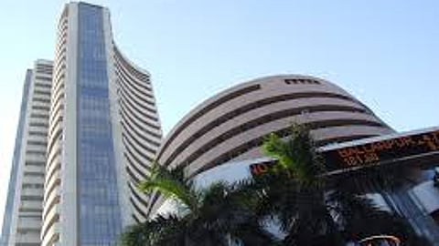 3 நாள் ஏற்றத்துக்கு முற்றுப்புள்ளி:
சென்செக்ஸ் 111 புள்ளிகள் வீழ்ச்சி