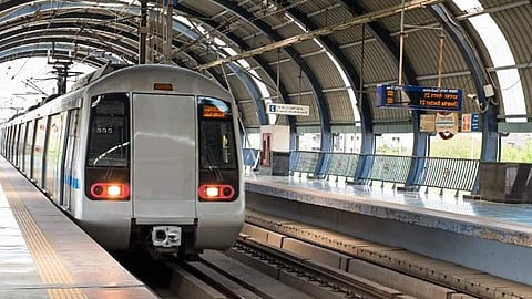 ரயில் நிலையங்களில் பெண்களை குறிவைத்து கொள்ளை: 5 பெண்கள் கைது