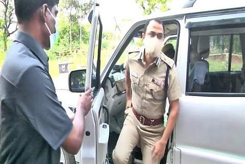 ஒரு நபர் ஆணையத்தின் ஆஜராகும் கபில்குமார் சரத்கார்.