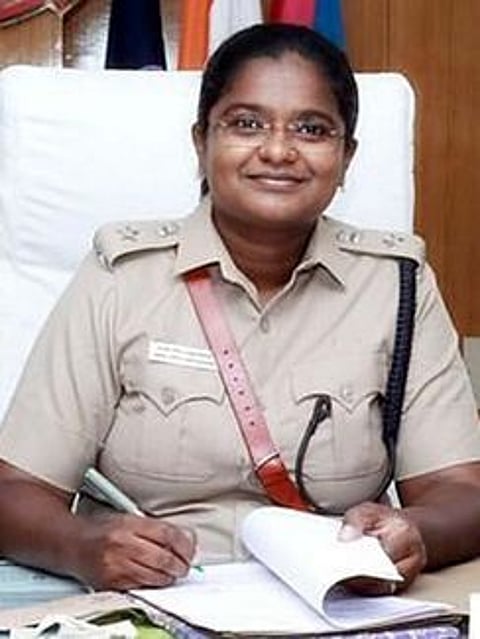 தஞ்சாவூா் மாவட்டக் காவல் கண்காணிப்பாளா் ரவளிப்ரியா கந்தபுனேனி.