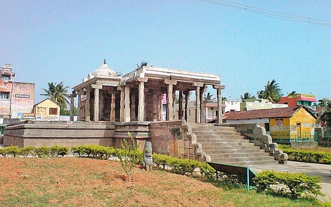 திரும்பிப் பார்க்க வைக்கும் "உத்திரமேரூர்'