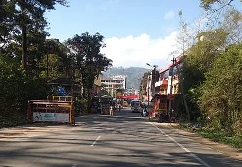 தமிழக கேரள எல்லையில் உள்ள குமுளி சோதனை சாவடி.