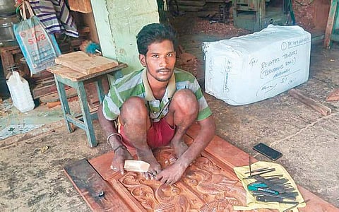 மரங்களிலும் கலைவண்ணம்...!