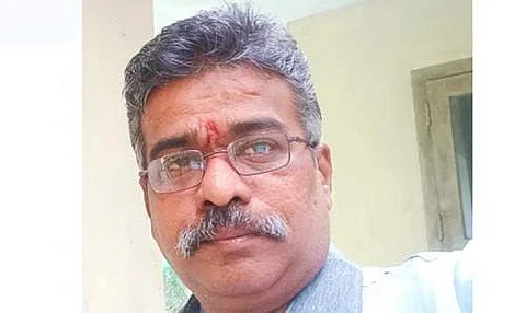 மாணவிக்கு தாலி கட்டும் விடியோவை வெளியிட்டவர் கைது!