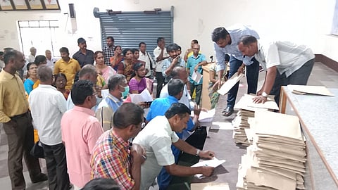 10 ஆம் வகுப்பு பொதுத்தேர்வு வினாத்தாளில் குழப்பம்: கருணை மதிப்பெண் வழங்க உத்தரவு!