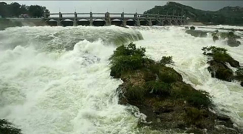 காவிரி கரையோர மக்களுக்குத் தொடரும் வெள்ள அபாய எச்சரிக்கை!