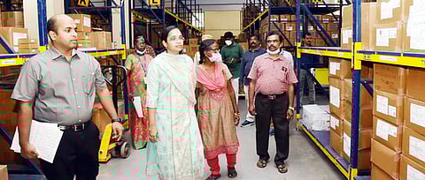 மாநிலம் முழுவதும் அரசுக் கிடங்குகளில்ரூ.230 கோடி மருந்துகள் கையிருப்பு: மருத்துவப்பணிகள் கழக மேலாண்மை இயக்குநா்