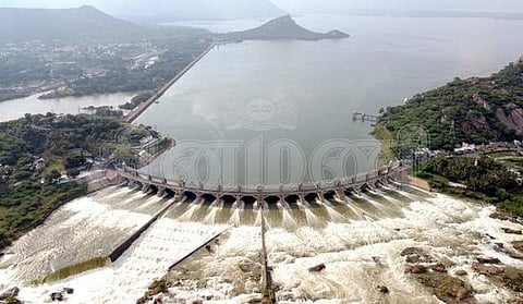 மேட்டூர் அணை நீர் வெளியேற்றம் வினாடிக்கு ல் இருந்து வெளியேற்றப்படும் நீரின் அளவு 65 ஆயிரம் கன அடியாக அதிகரிப்பு