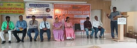 ஒசூா் பி.எம்.சி டெக் பொறியியல் கல்லூரியில் நடைபெற்ற மருத்துவ முகாமில் பங்கேற்றோா்.