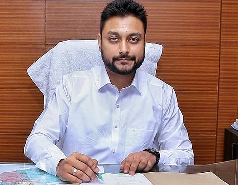 திருப்பூர் துணை ஆட்சியராக பொறுப்பேற்றுக் கொண்ட ஸ்ருதன்ஜெய் நாராயணன்