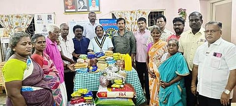 முதியோா் இல்லத்துக்கு ரோட்டரி சங்கம் உதவி
