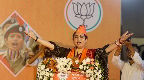 ஸ்மிருதி இரானி உள்பட எந்தவொரு தலைவரையும் அவமதிக்கக் கூடாது -ராகுல் அறிவுறுத்தல்