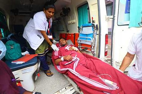 கோடியக்கரை அருகே தமிழக மீனவா் மீது இந்திய கடற்படை துப்பாக்கிச்சூடு