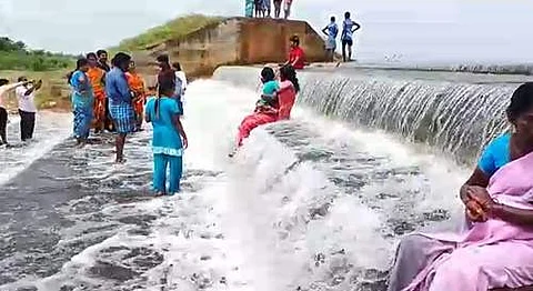 முசிறி: 14 ஆண்டுகளுக்குப் பிறகு நிரம்பிய ஏரி!
