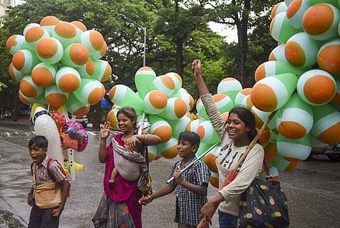 இந்தியாவில் பருவநிலை பேரிடா், வறுமை தாக்கத்தில் 22.2 கோடி குழந்தைகள்: ஆய்வறிக்கையில் தகவல்