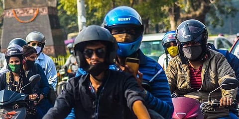 புதுச்சேரியில் தலைக்கவசம் கட்டாயம்: நாளை முதல் அமல்!