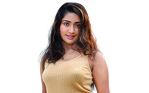 இனி நடிகையல்ல, நடன ஆசிரியர்! நவ்யா நாயர் அதிரடி அறிவிப்பு