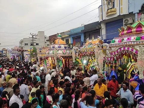 கிருஷ்ணகிரியில் நவராத்திரி திருவிழா... 9 கோயில்களின் சப்பரங்கள் அணிவகுப்பு..!
