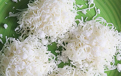 புழுங்கல் அரிசி இடியாப்பம்