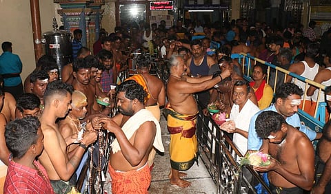 திருச்சியில் மாலை அணிந்து விரதம் தொடங்கிய ஐயப்ப பக்தர்கள்