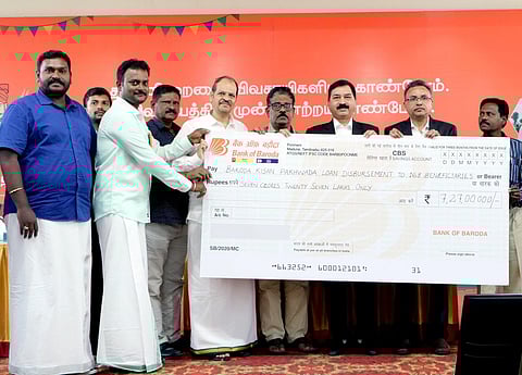 18tni_bank_1811chn_65_2