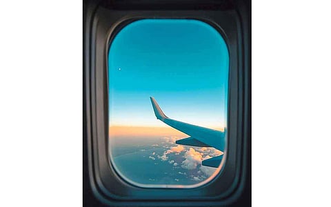 அங்கிள் ஆன்டெனா: விமானங்களின் ஜன்னல்களின் நான்கு மூலைகளும் ஏன் வட்ட வடிவமாக அமைக்கப்படுகிறது?