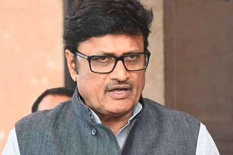 'மத்திய அரசைக் குறை சொல்வதை விட்டுவிட்டு கட்சிப் பிரச்னையை கவனியுங்கள்': ரத்தோர்