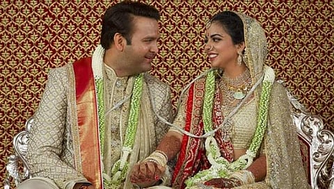 முகேஷ் அம்பானியின் மகளுக்கு இரட்டை குழந்தை