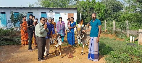 சேந்தமங்கலம் அருகே முத்துக்காப்பட்டியில் ஞாயிற்றுக்கிழமை நடைபெற்ற சிறப்பு கோ-பூஜை.